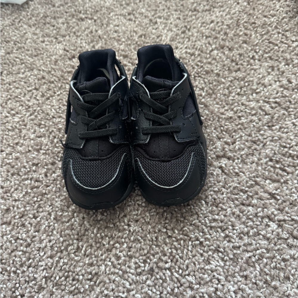 Nike Kids Black Sneakers